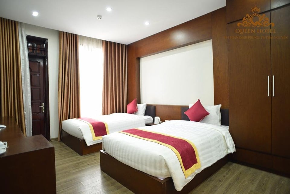 Khách sạn Queen Hotel